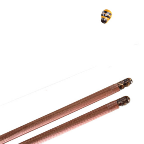 Svinčnik s semeni medovitih rastlin